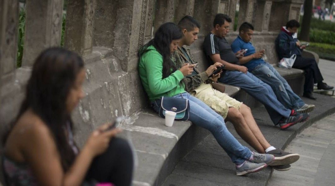 Mexicans preferred mid-range cell phones in 2019