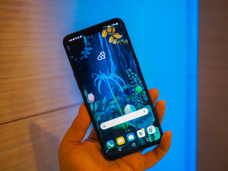 LG V50 ThinQ 5G: Features and price. 5G cell phone with 5 cameras