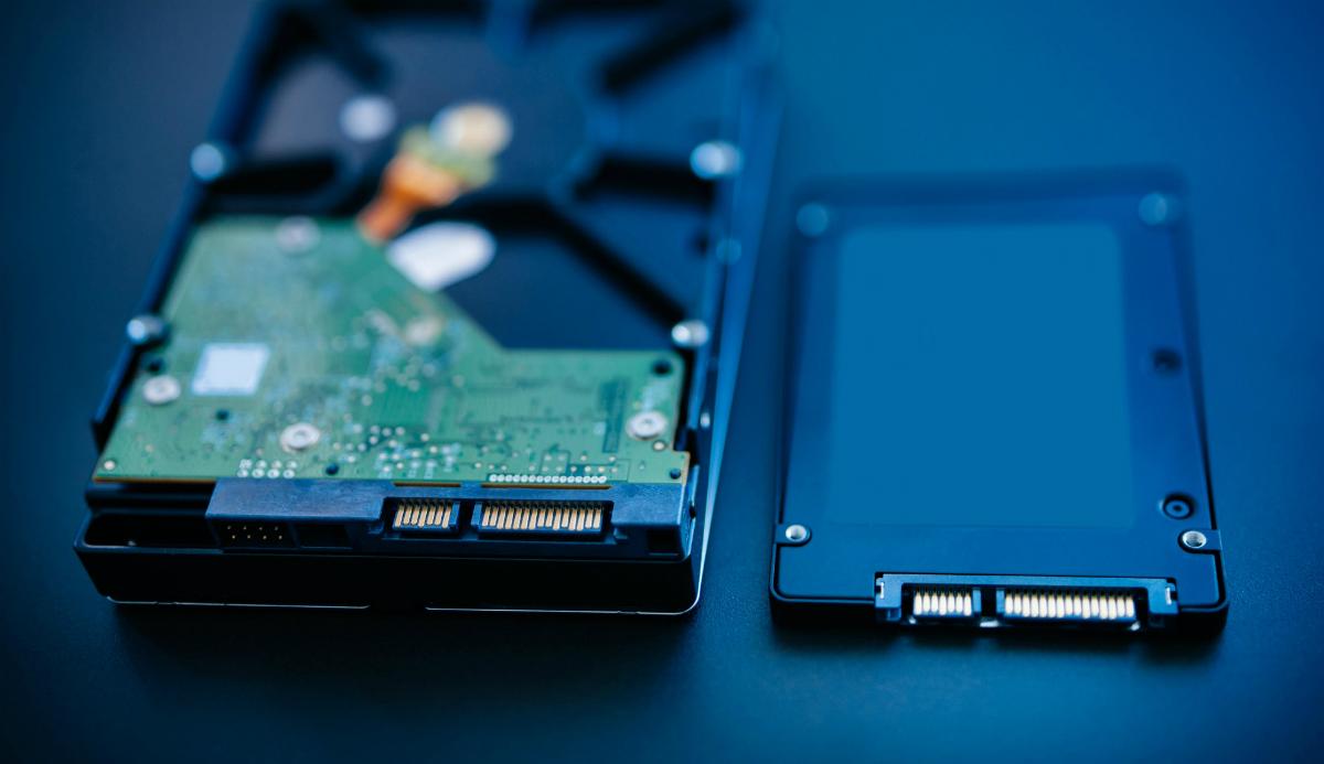 HDD vs SSD Gadgets Which is Better?  Advantages and Disadvantages Hard drives are the heart of every computer and it is ...