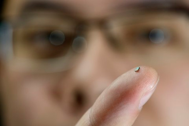 Tiny and battery-free - this temperature sensor will be the foundation ...